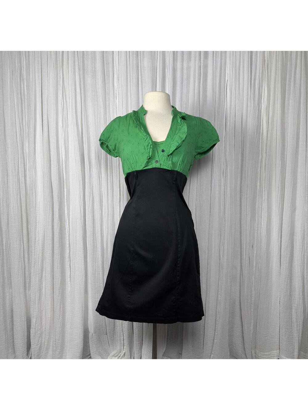 Preppy Y2K Academia Minimalist Cottage Indie Preppy Green and Black Dress (7)